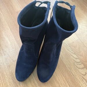Stuart Weitzman boots in a new condition, size 8 1/2